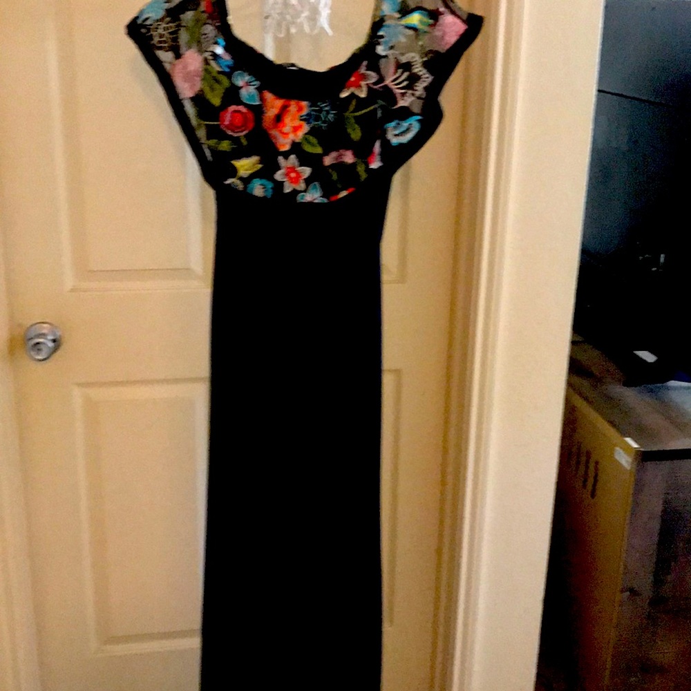 A Beautiful Embroidered Flower  Pantsuit